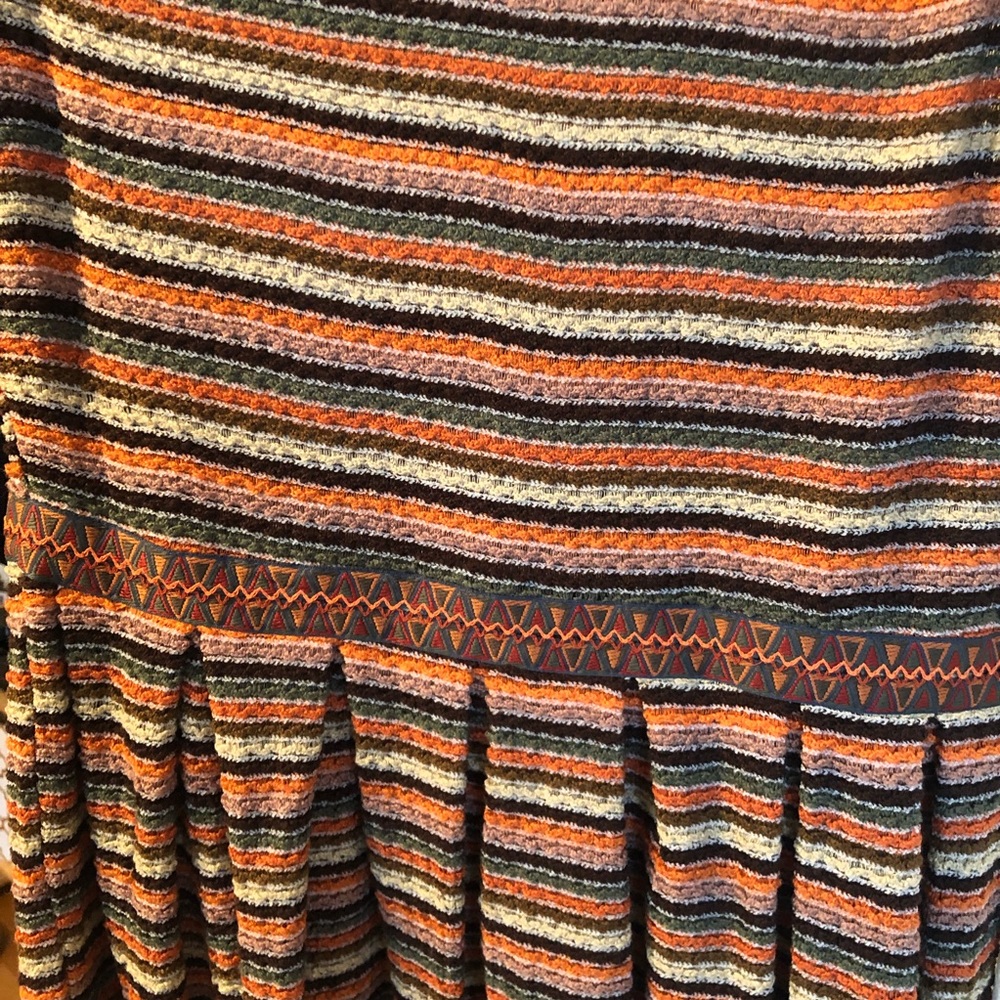 70s Rug Dress - Picture 2 of 6